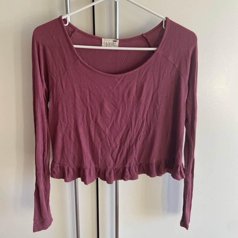 Cropped plum ruffled long sleeve 😍